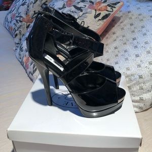 Steve Madden 6 inch black patent heels